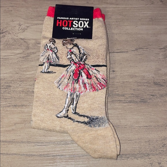 Hot Sox Tan Ballet Dancer Socks - Picture 1 of 4